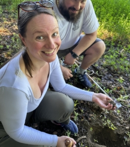 Truffle hunting, truffle cooking class with lunch and wine pairing in a Farm in the Siena countryside (25 min by car from Siena)